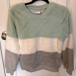 No Boundaries Color Blocked Fuzzy Pullover - Mint/Cream/Grey - Junior’s Medium
